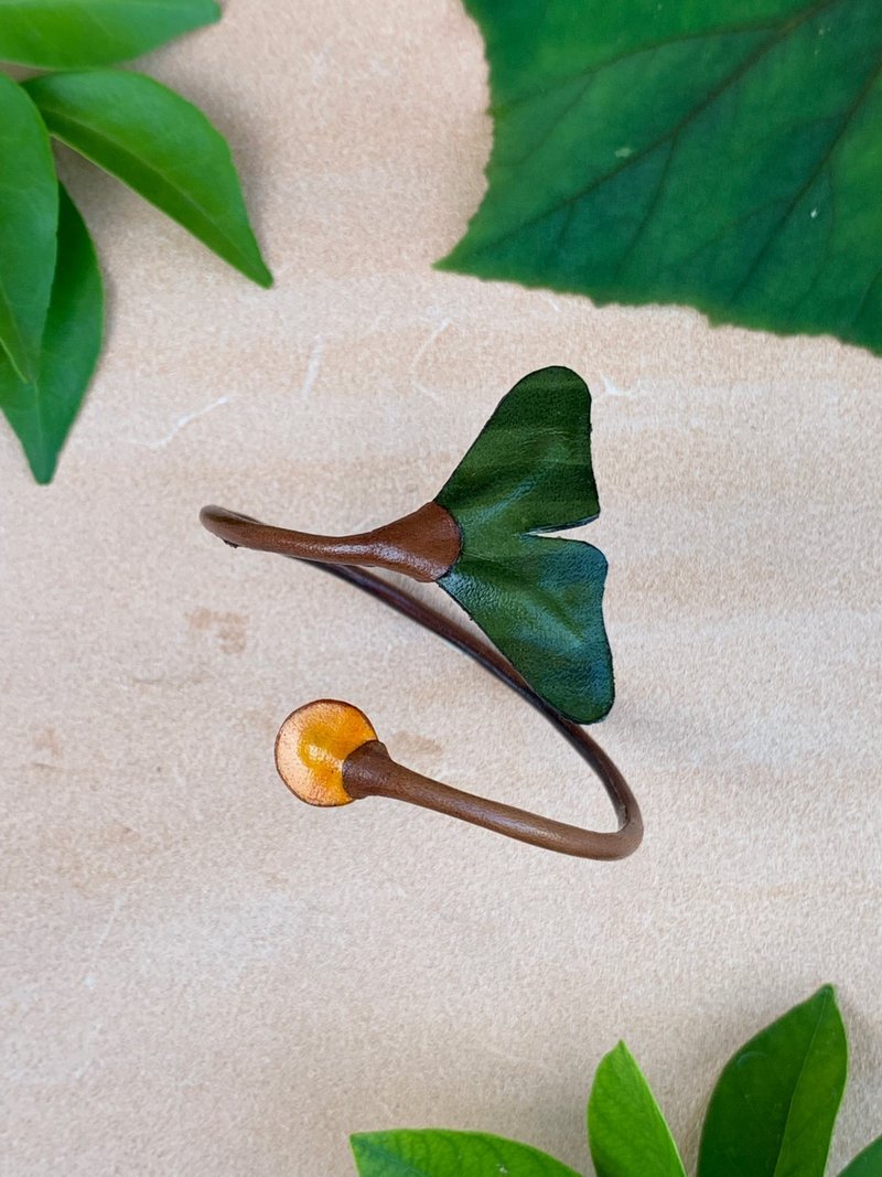 银杏叶手链 (独特、手工、皮革手链, 2024) - 手链/手环 - 真皮 