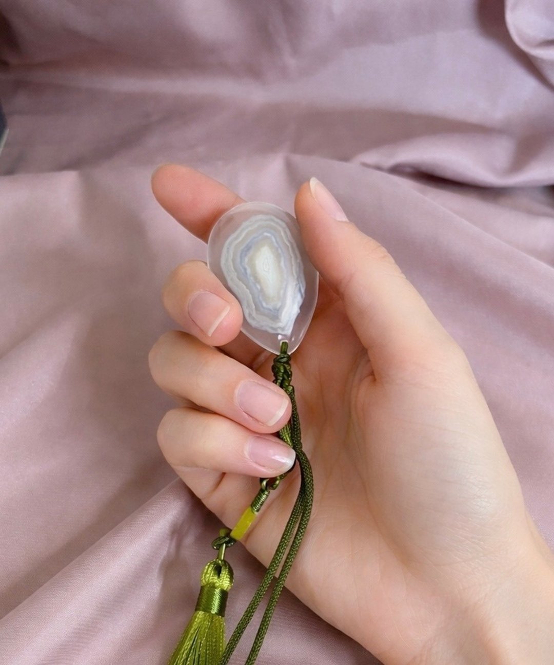 台湾鱼卵玉髓 古董收藏 白玉髓 意象玉髓 臻品典藏 吊饰 把玩石 - 吊饰 - 玉石 白色