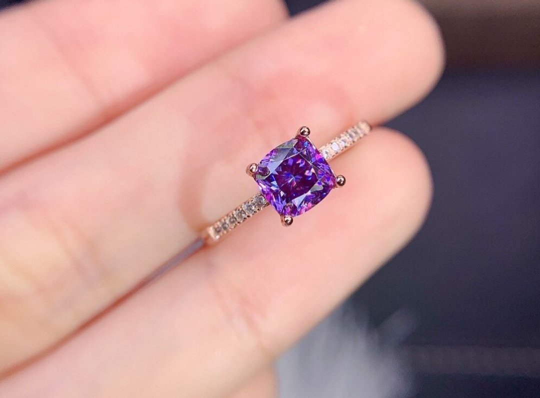 Purple Moissanite Ring, Gorgeous Moissanite Ring, Unique Moissanite Ring - 戒指 - 其他金属 银色