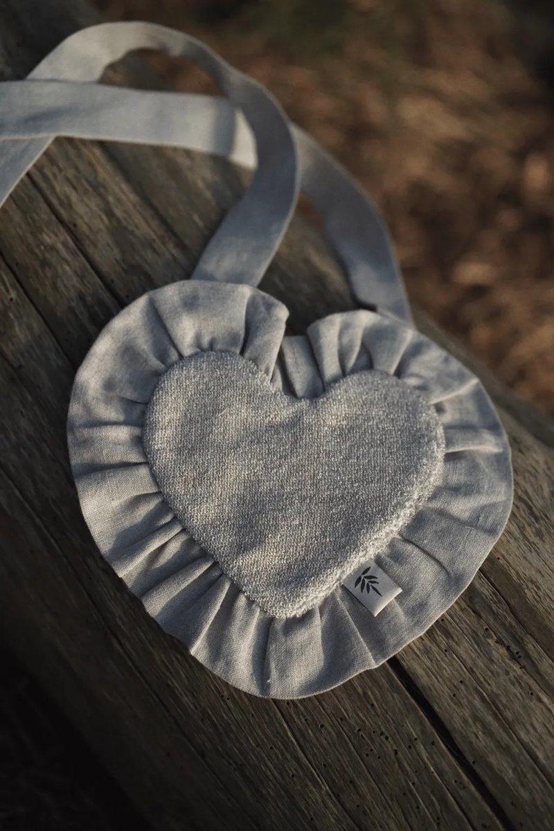 亚麻爱心款围兜 - 围嘴/口水巾 - 亚麻 灰色