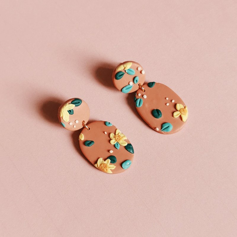 ~bi natural~小清新春日豆沙色小黄花手工软陶耳环 - 耳环/耳夹 - 粘土 粉红色