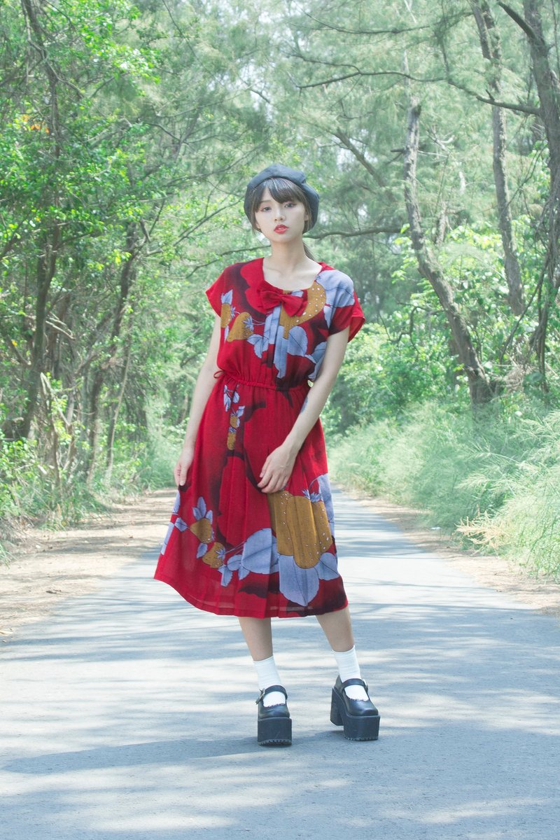 红色大地草莓短袖古着洋装 - 洋装/连衣裙 - 聚酯纤维 红色