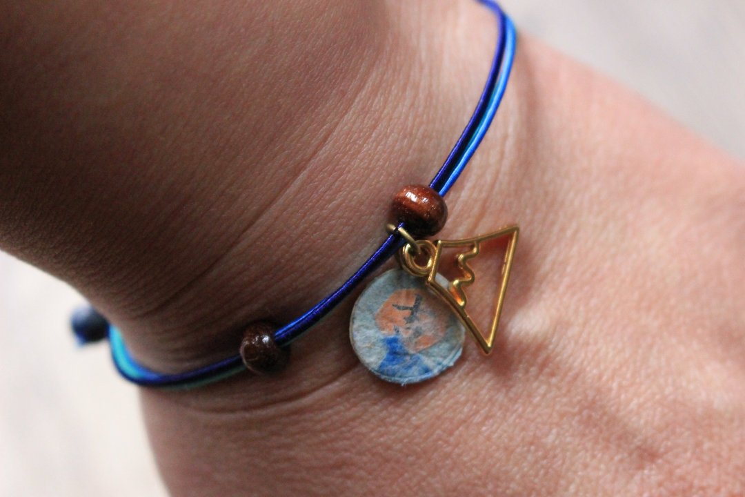 FUJISAN + Omikuji Washi paper Charm of Mizuhiki bracelet - 手链/手环 - 纸 蓝色