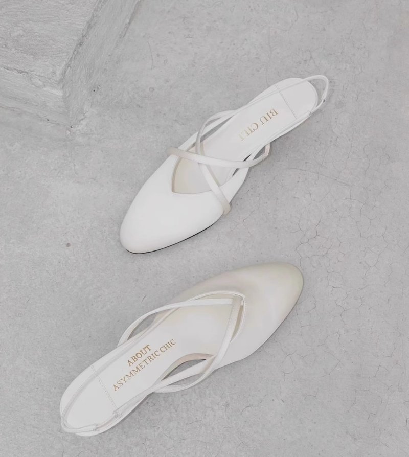 红白玫瑰 优雅包头后空高跟鞋 婚鞋 手工製 - 高跟鞋 - 真皮 白色