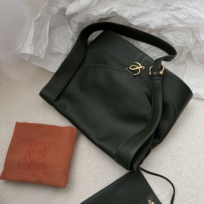 Loewe Flap 云朵 Hobo 肩背包 - 侧背包/斜挎包 - 真皮 黑色