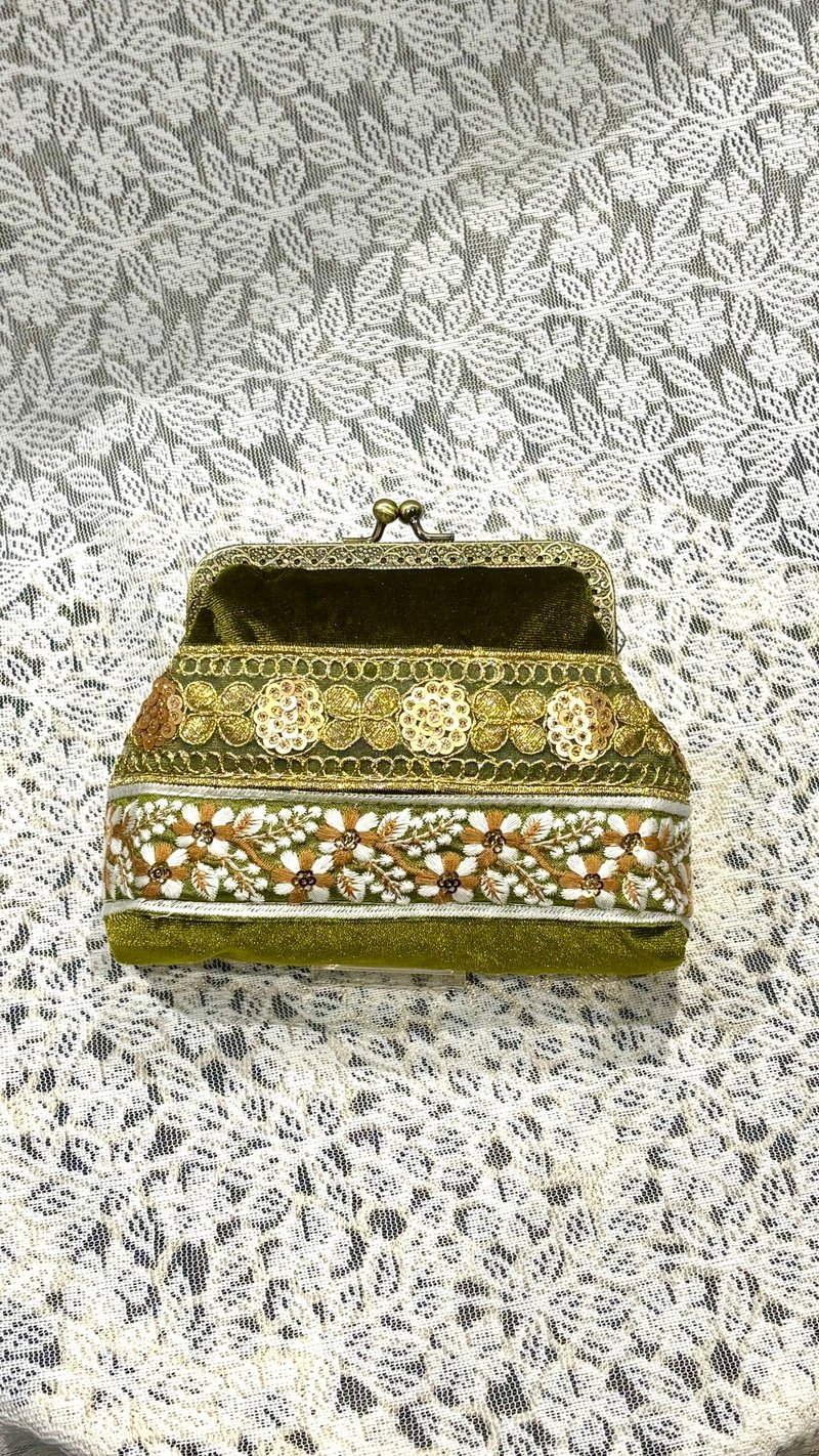 MBC 人手制 12cm方形口金 丝绒刺绣带 圣诞绿 - 侧背包/斜挎包 - 棉．麻 绿色