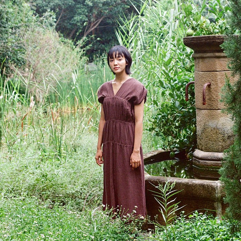 Mulmul 深棕色绑绳洋装 - 洋装/连衣裙 - 棉．麻 咖啡色