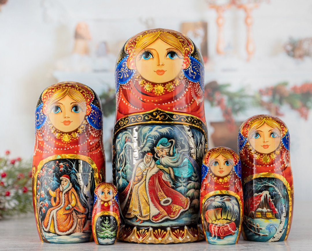 Nesting dolls Hand carved Matryoshka Morozko fairytale Stacking doll Nested doll - 摆饰 - 木头 