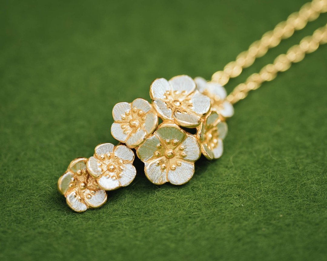 Ume plum blossom necklace - Japanese - pendant and chain - Japanese flower - 项链 - 银 金色
