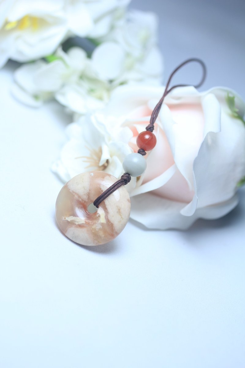 【樱花玛瑙】天然樱花玛瑙冰飘花吊坠手机/包包挂坠 平安扣压襟 - 项链 - 玉石 多色