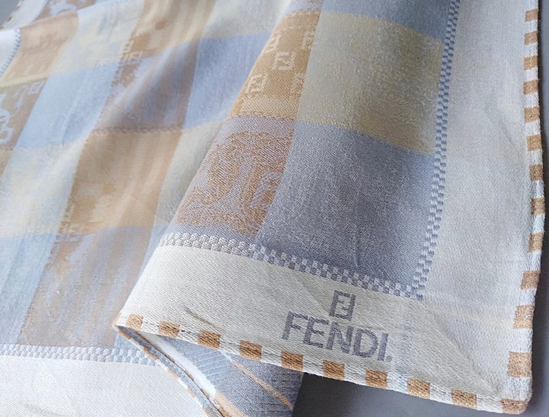 FENDI 复古手帕男士手帕 18 x 17.5 英寸，复古围巾 - 手帕/方巾 - 棉．麻 卡其色