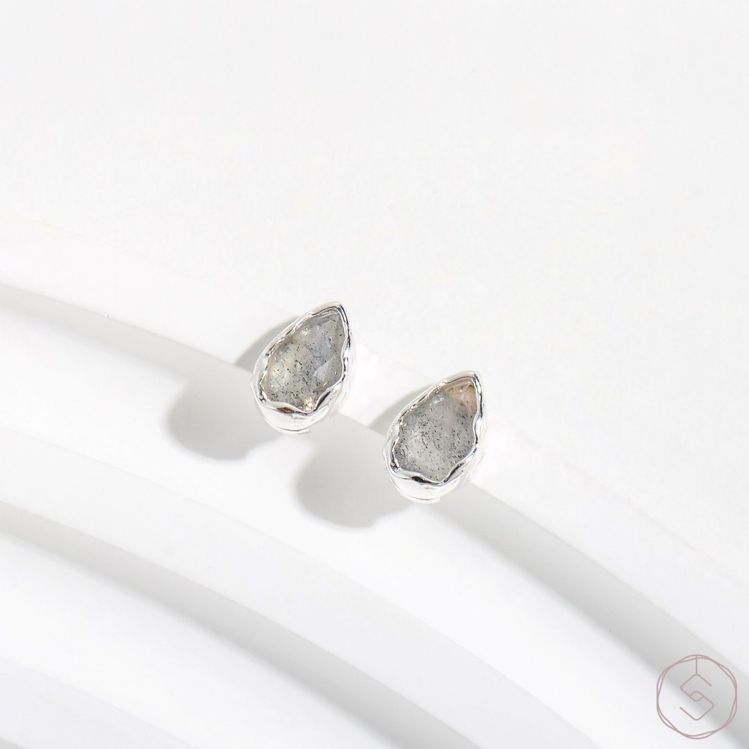 缪思 MUSE | 拉长石 S925 纯银 | 水滴造型耳环 - 耳环/耳夹 - 水晶 灰色
