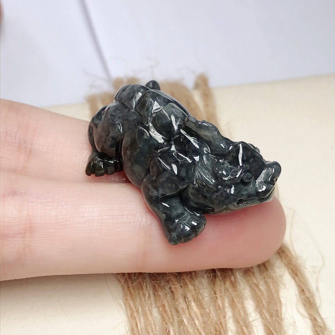【招财神兽】乌鸡翡翠战神貔貅 |天然缅甸玉翡翠A货 | 送礼 - 摆饰 - 玉石 灰色