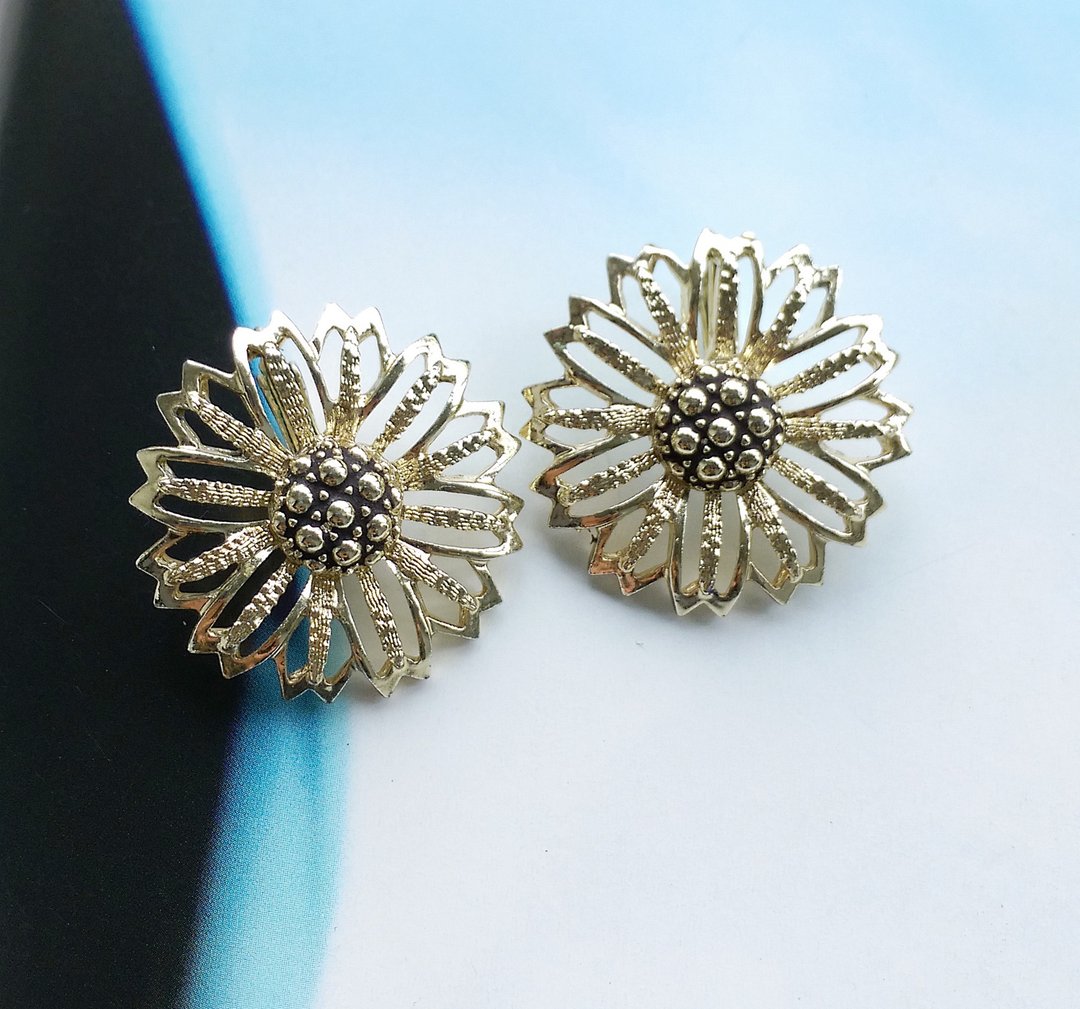 【西洋古董饰品 】SARAH COV 1960年 Daisy Mae 系列 夹式耳环 - 耳环/耳夹 - 其他材质 金色