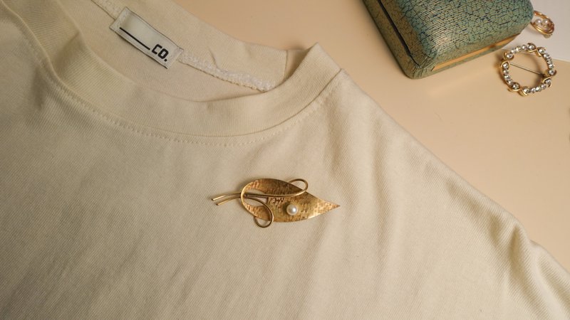 美国古董krementz14k包金金色叶子淡水珍珠画盘胸针 - 胸针 - 珍珠 金色