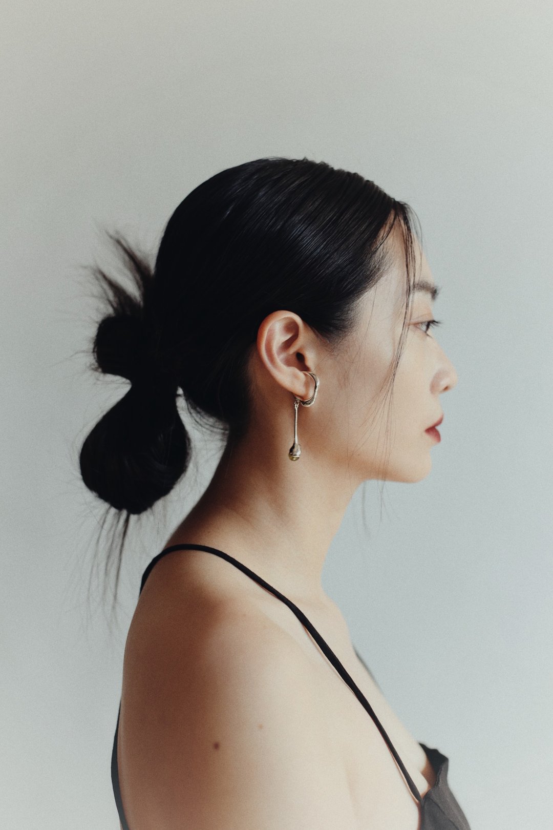 Raindrop ear cuff + swing olivine 摇摆雨滴橄榄石耳夹 - 耳环/耳夹 - 水晶 绿色