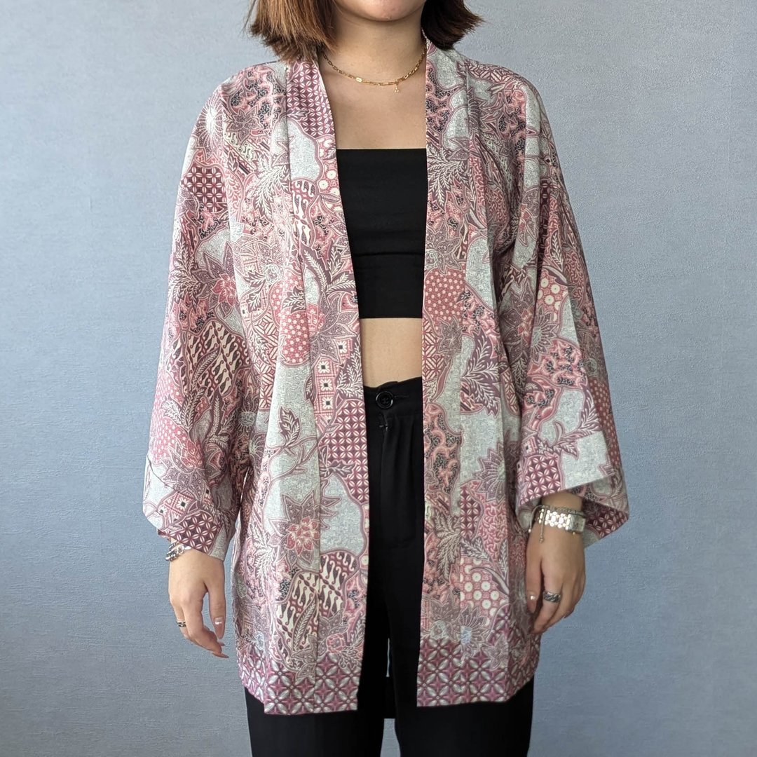印尼蜡染轻薄凉爽和服罩衫 NAKURA - 粉红 - NAK004 - 女装休闲/机能外套 - 其他材质 粉红色