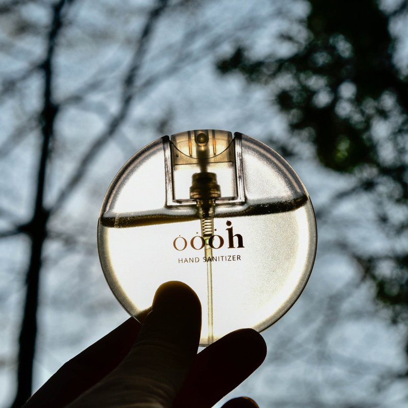 Oooh 小圆瓶香氛免洗手喷雾 | 002 西柚栀子花 含吊饰 - 洗手用品 - 浓缩/萃取物 黄色