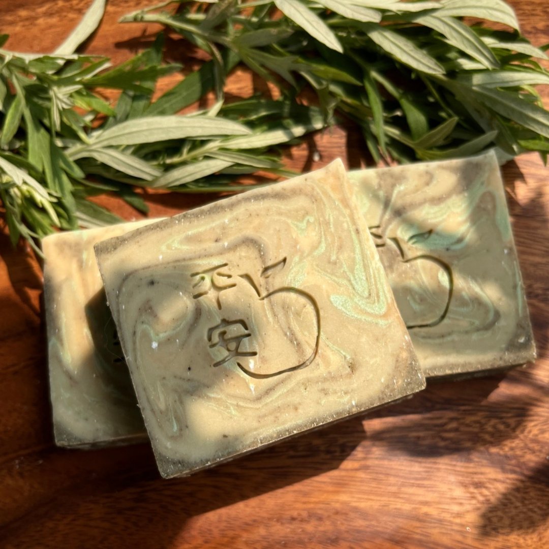 艾草平安皂/微凉舒爽 - 肥皂/手工皂 - 植物．花 绿色