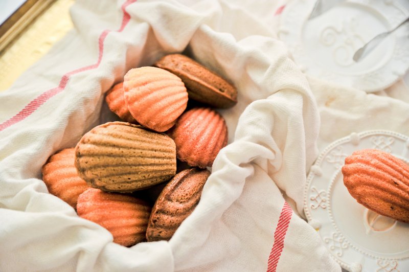 【二月森甜点店】玛德莲礼盒-6入/盒 - 蛋糕/甜点 - 新鲜食材 橘色