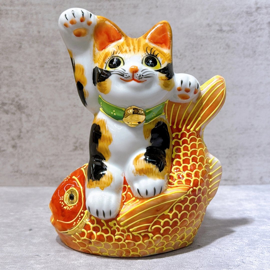 【鲤跃富贵】日本九谷烧招财猫 |  三毛鲷 - 摆饰 - 瓷 多色