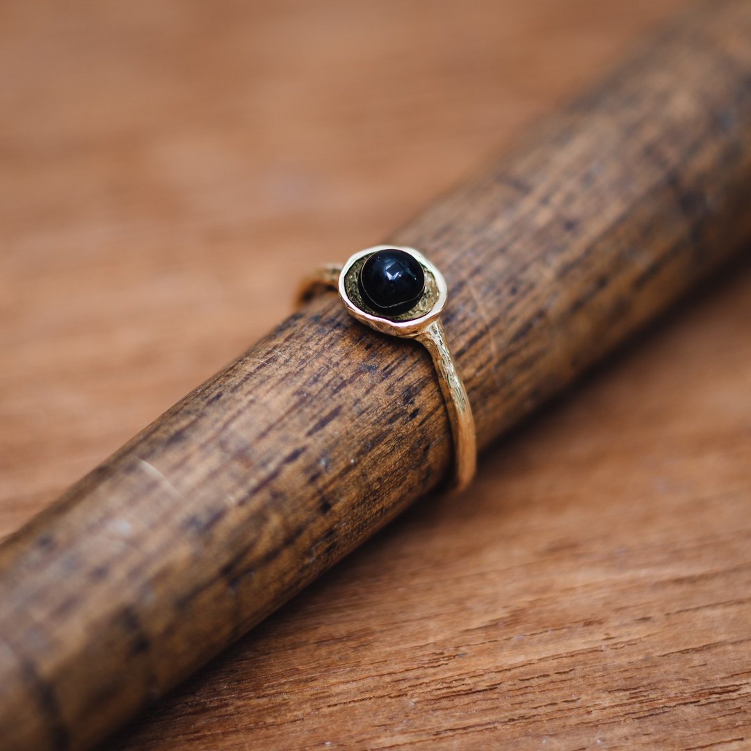 Onyx 18k Gold ring - Simple ring - 18ct ring - onyx ring - gift for her - 戒指 - 贵金属 金色