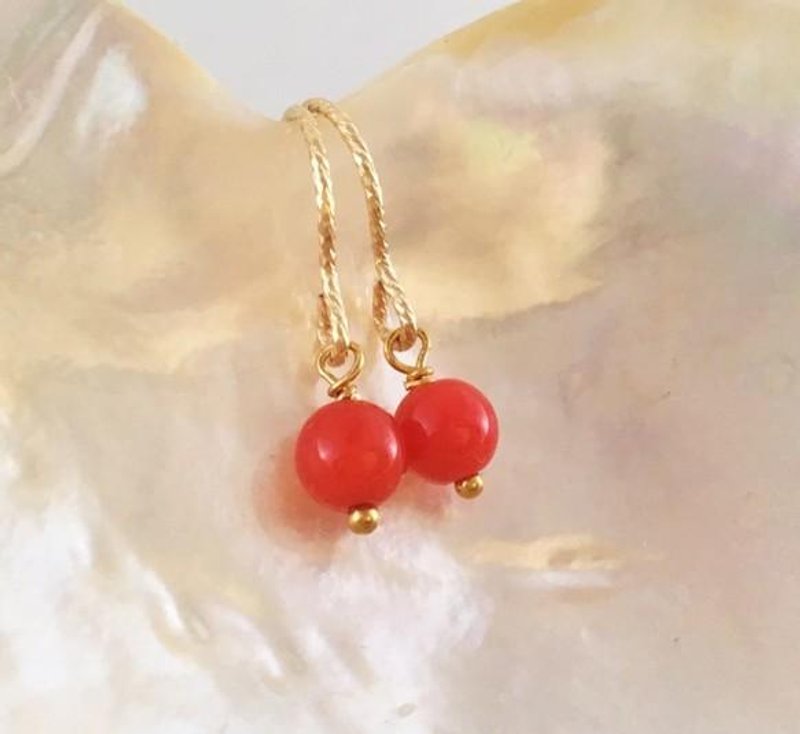 Natural coral K14GF earrings - 耳环/耳夹 - 宝石 