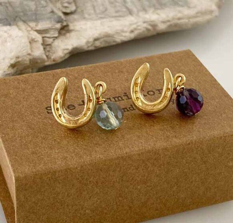 Horseshoe Horseshoe ◇ Natural Fluorite ◇ Brass Pin Badge / Titac - 胸针 - 其他金属 