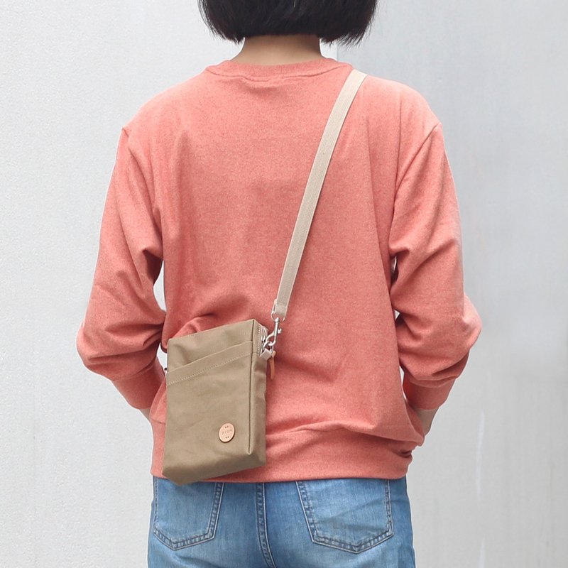 方型小包 / 侧背包 / 斜挎包 日本帆布 - 卡其色 - 侧背包/斜挎包 - 棉．麻 卡其色