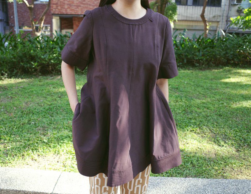 UUIN   _  A字体圆领上衣 - 女装上衣 - 丝．绢 咖啡色