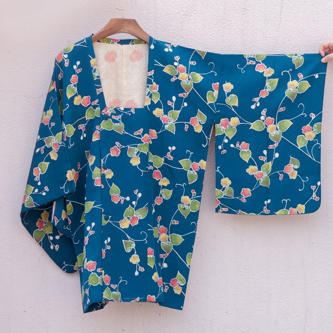 古着和服 / 正绢绀蓝色花柄道行 - 女装休闲/机能外套 - 丝．绢 蓝色