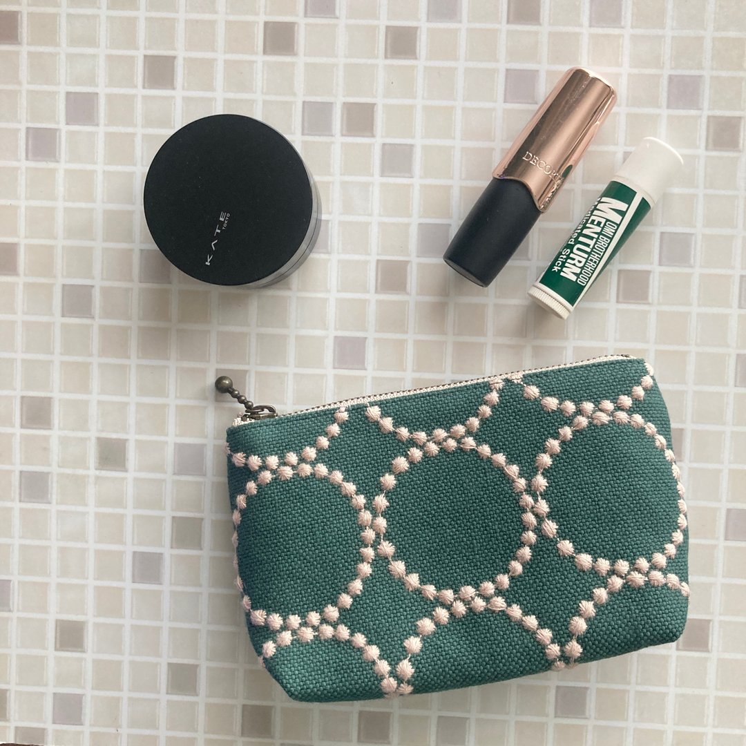 Handmade Small Cosmetic Pouch Green Mina Perhonen Tambourine - 化妆包/杂物包 - 棉．麻 绿色