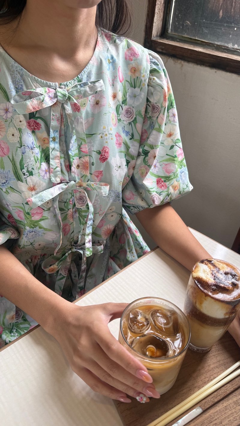 正面饰有蝴蝶结的荷叶边衬衫：薄荷女士 - 女装上衣 - 聚酯纤维 绿色