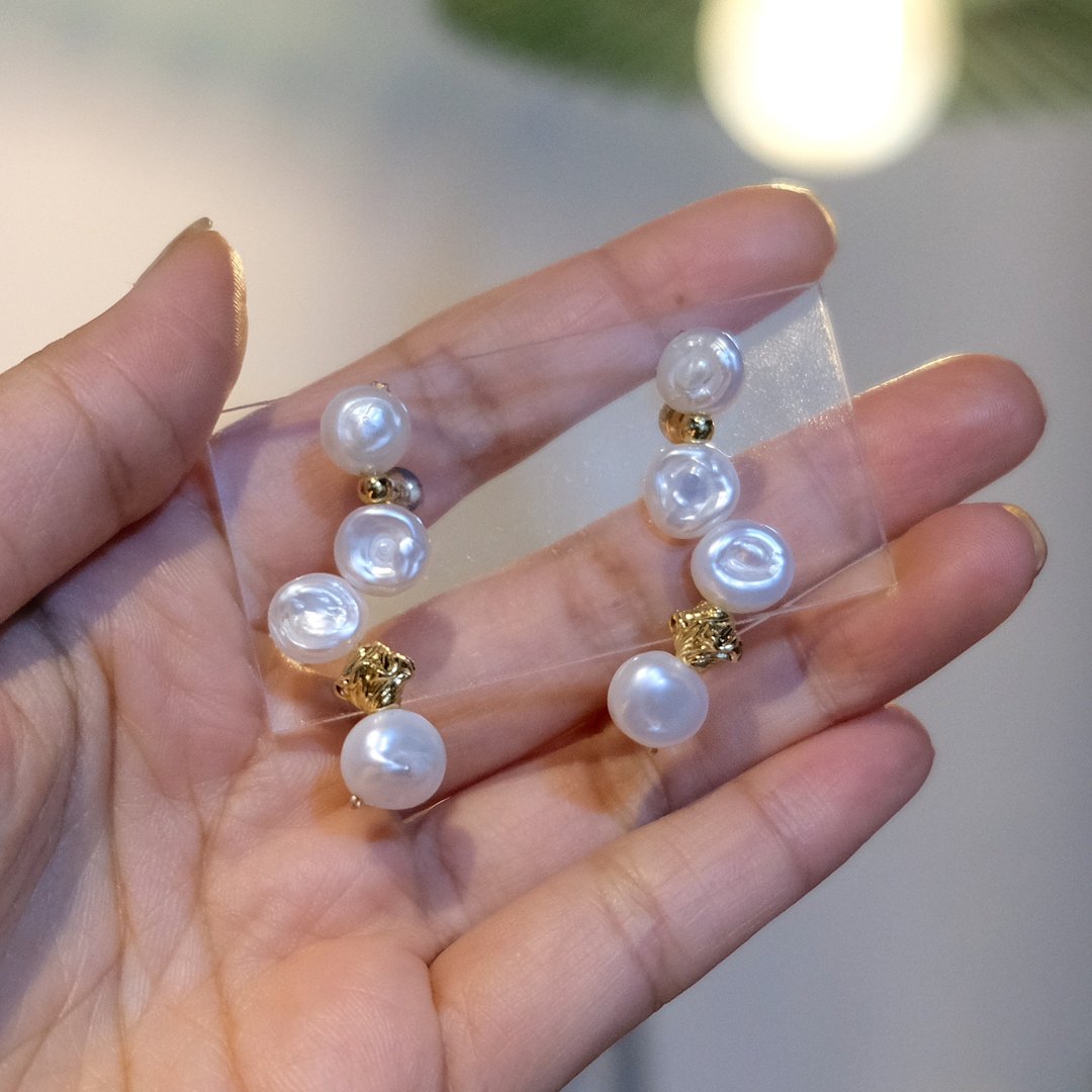 油画风 波浪 巴洛克淡水珍珠耳环 E353 - 耳环/耳夹 - 珍珠 白色