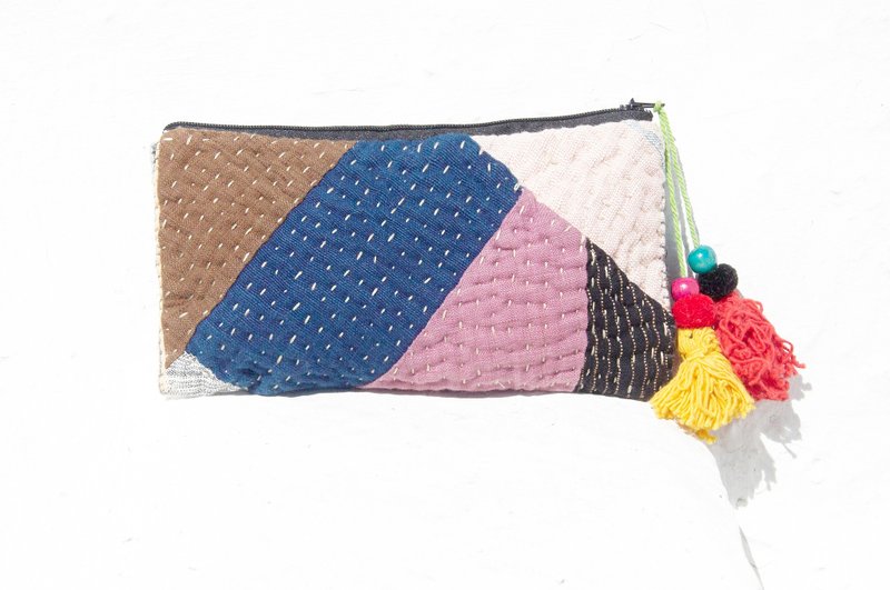 蓝染拼布收纳包/相机包/刺绣化妆包/手机包-indigo拼色手工刺绣包 - 化妆包/杂物包 - 棉．麻 多色