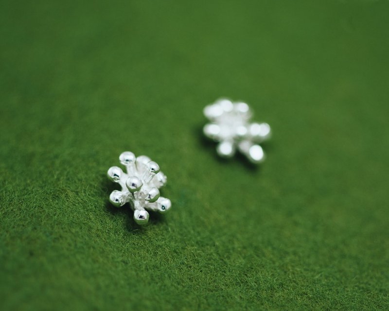 Nandina earrings - small earrings - Stud earrings - hypoallergenic - 耳环/耳夹 - 其他金属 银色
