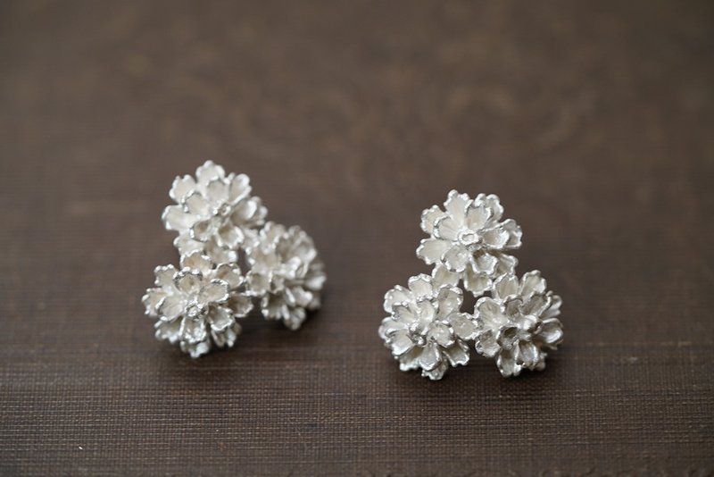 925银Kalina 耳环 (MW E1049) - 耳环/耳夹 - 纯银 银色