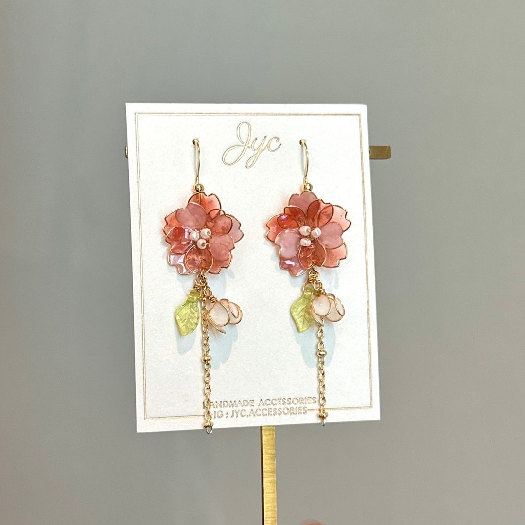 【桜 Sakura】- 山樱系  手作树脂水晶花耳环 无痛耳夹 uv饰品 - 耳环/耳夹 - 其他材质 红色