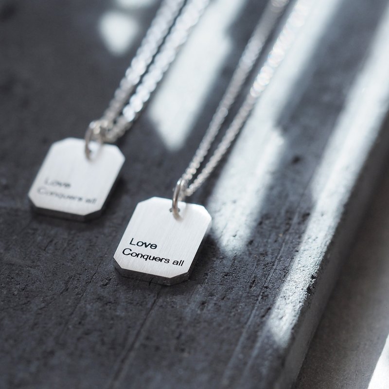 (2入组) Love conquers all 军牌情侣项链 925纯银 - 项链 - 其他金属 银色