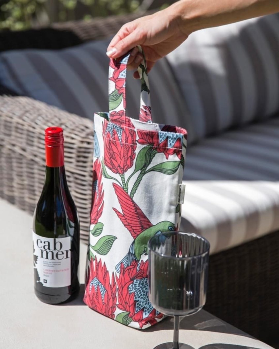 南非 aLoveSupreme 文青手绘红酒袋_经典奶油白帝王花 - 手提包/手提袋 - 棉 