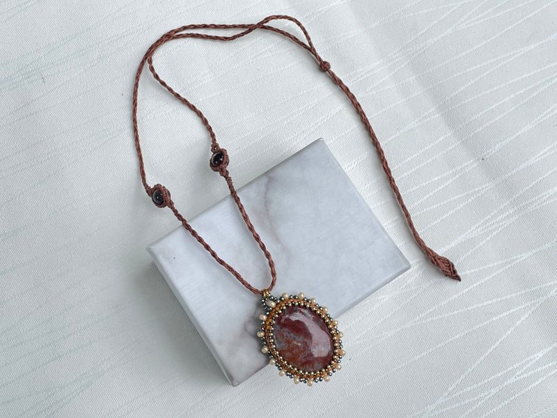 *220501 Macrame 玛瑙 串珠 编织 颈链 - 项链 - 半宝石 红色