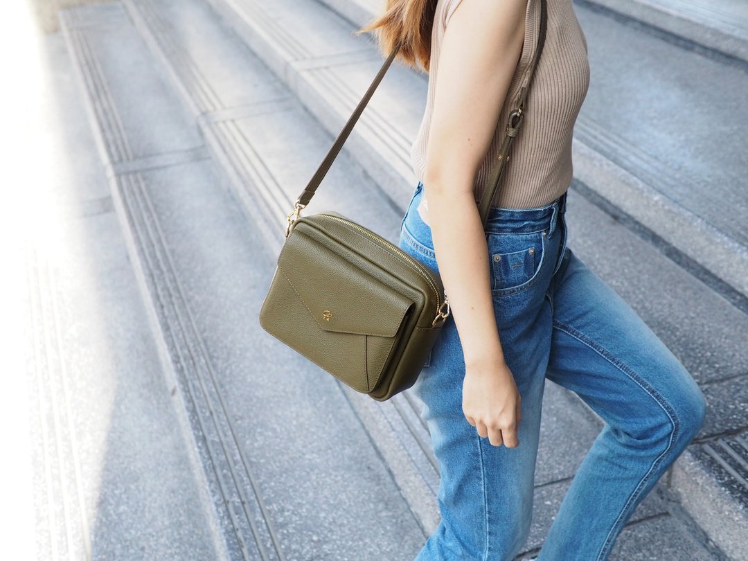 Molly (Olive) :  Crossbody bag, Cow leather, Olive green, Light weight - 手提包/手提袋 - 真皮 绿色