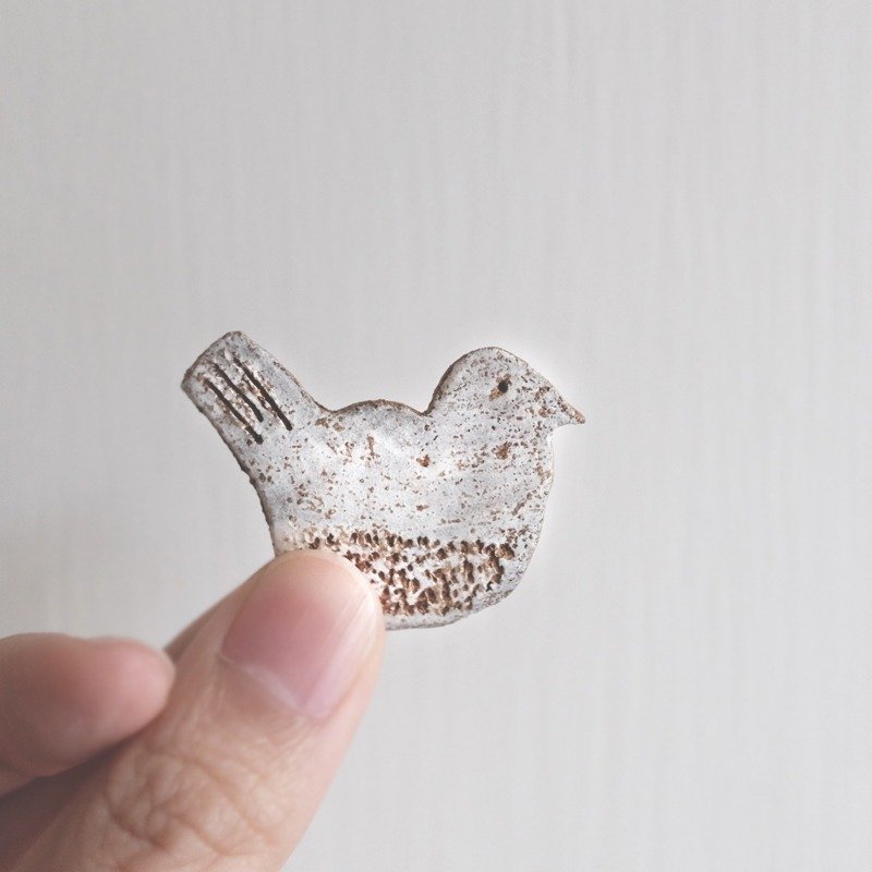 土 « 鸟 » - 胸针 - 陶 白色