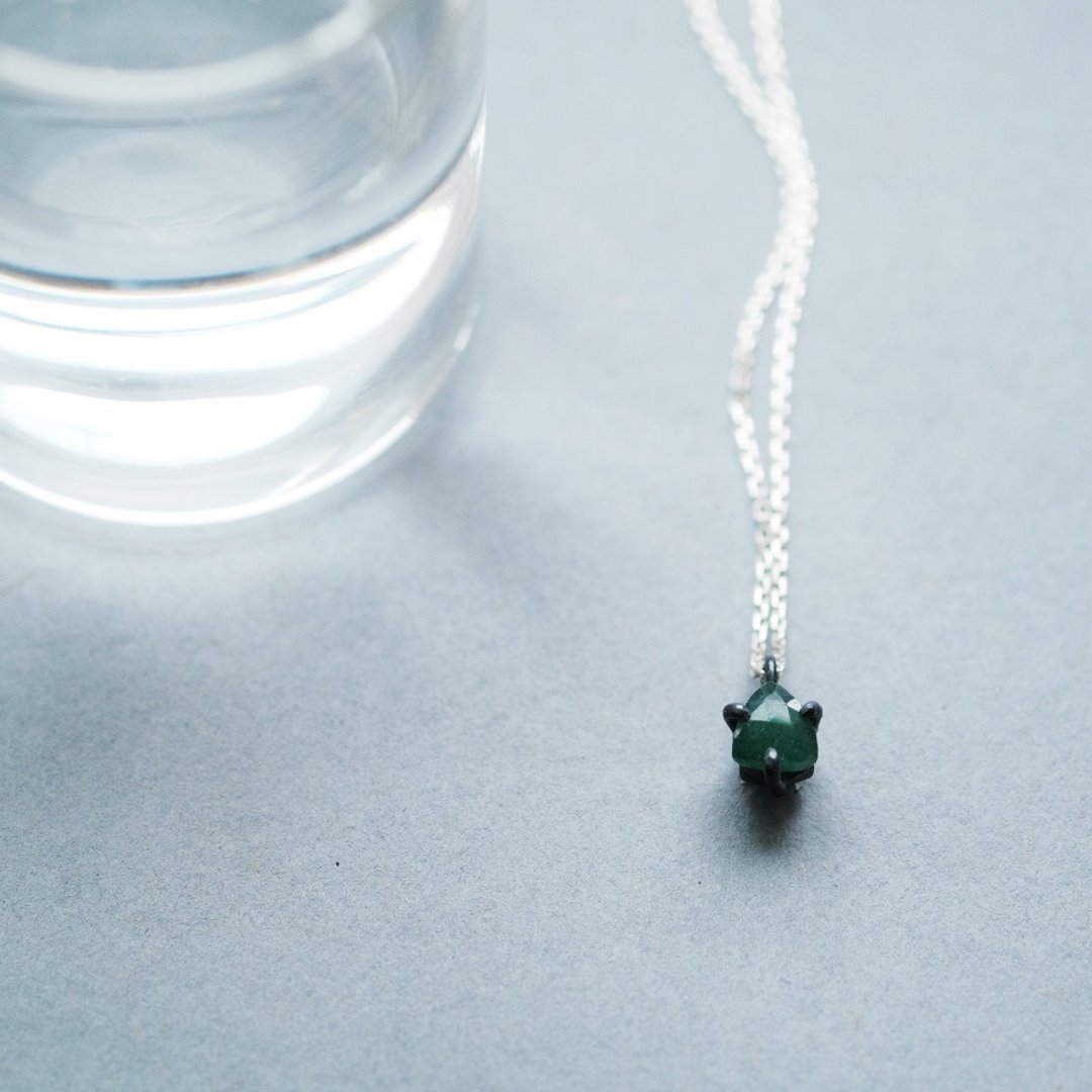 三角 绿水晶 熏银 项链 银 925 - 项链 - 其他金属 绿色