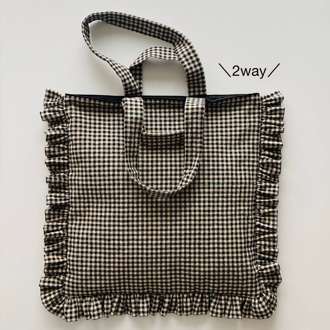Square cushion-like 2way frill tote bag L size gingham black x Kinari cotton Linen - 手提包/手提袋 - 棉．麻 黑色