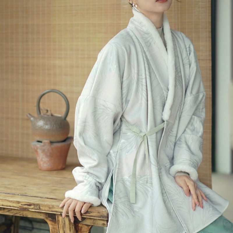 【雪松】新中式复古/加绒大襟袄/汉服日常外套 - 女装上衣 - 其他材质 多色