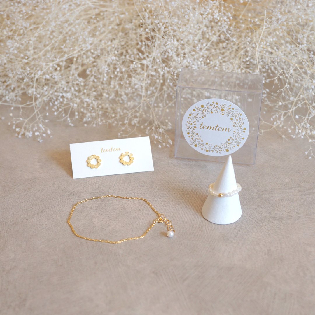 [Weekly Kei --Goody Bag] Special accessory set - 耳环/耳夹 - 其他金属 金色