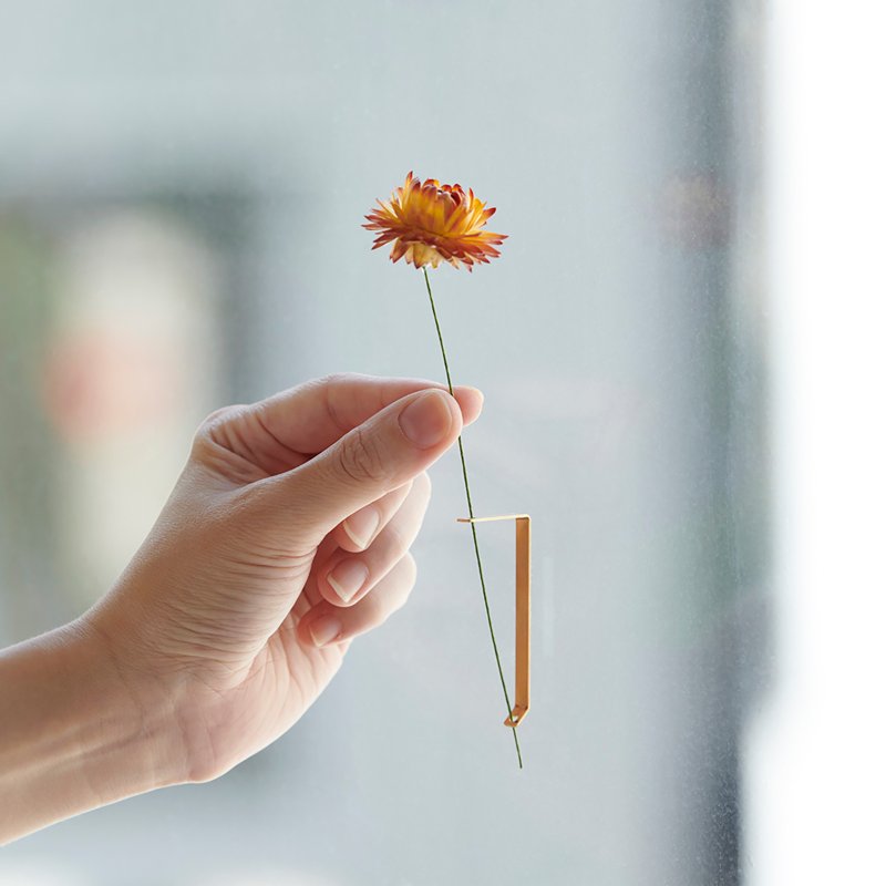 [SOGU] ONE MORE FLOWER 带有一点自然气息的单一花瓶 - 花瓶/陶器 - 其他金属 金色