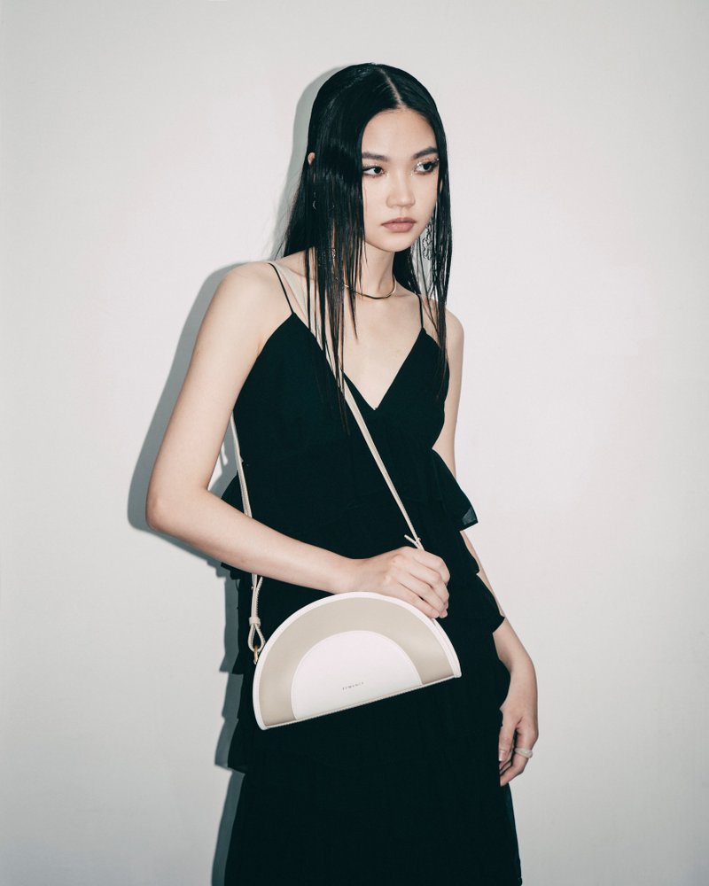 Femance Mini Luna 杏 手提包 斜背包 原创设计 小众品牌 - 侧背包/斜挎包 - 真皮 卡其色