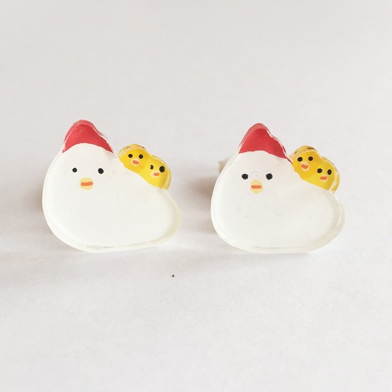 ● Year of the Rooster ● Prabang earrings of chicken and chick - 耳环/耳夹 - 塑料 黄色